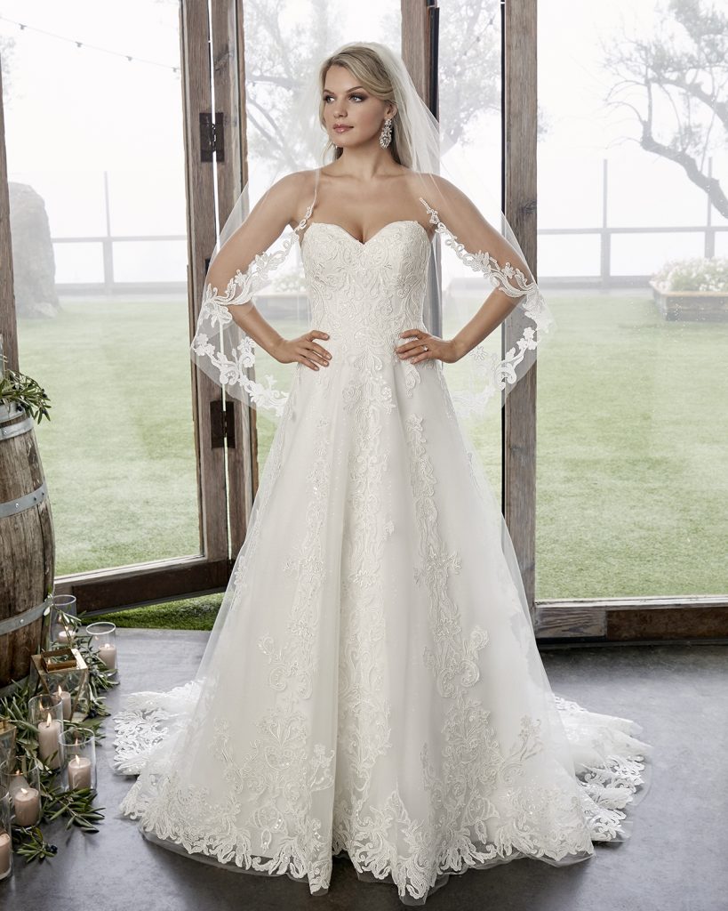 Stunning strapless A-line bridal gown with veil