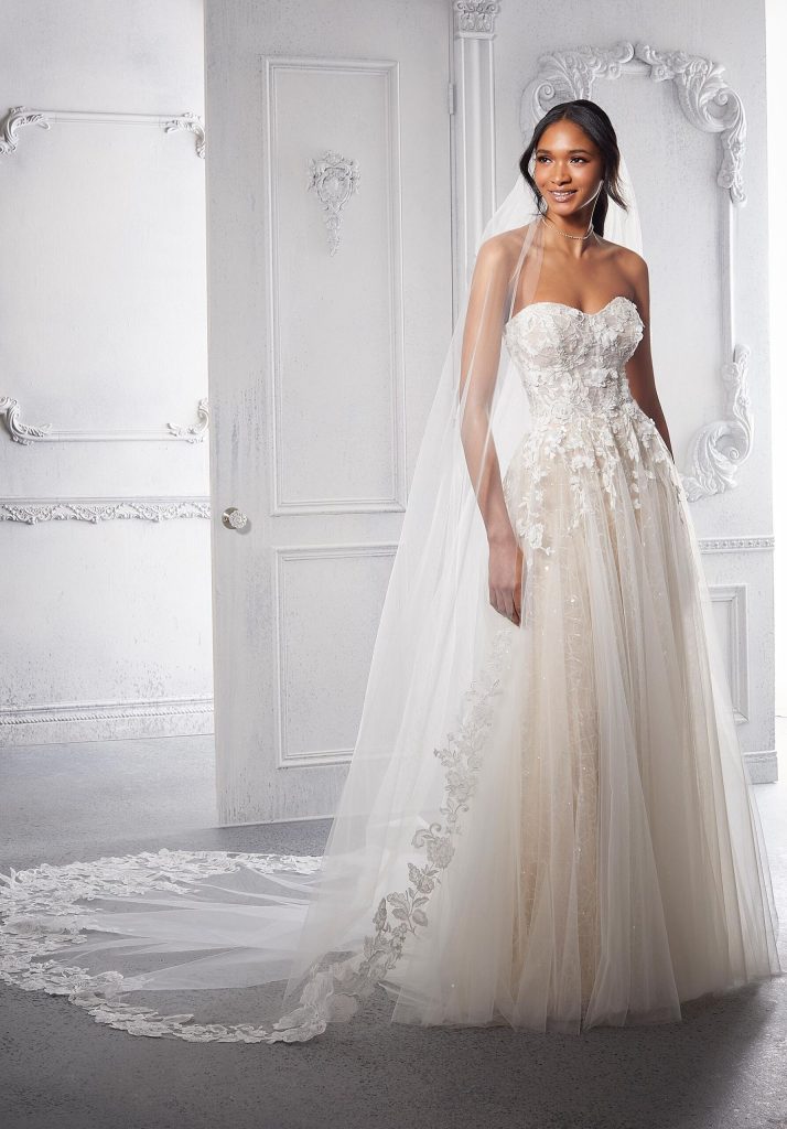 Strapless A-line wedding dress with veil