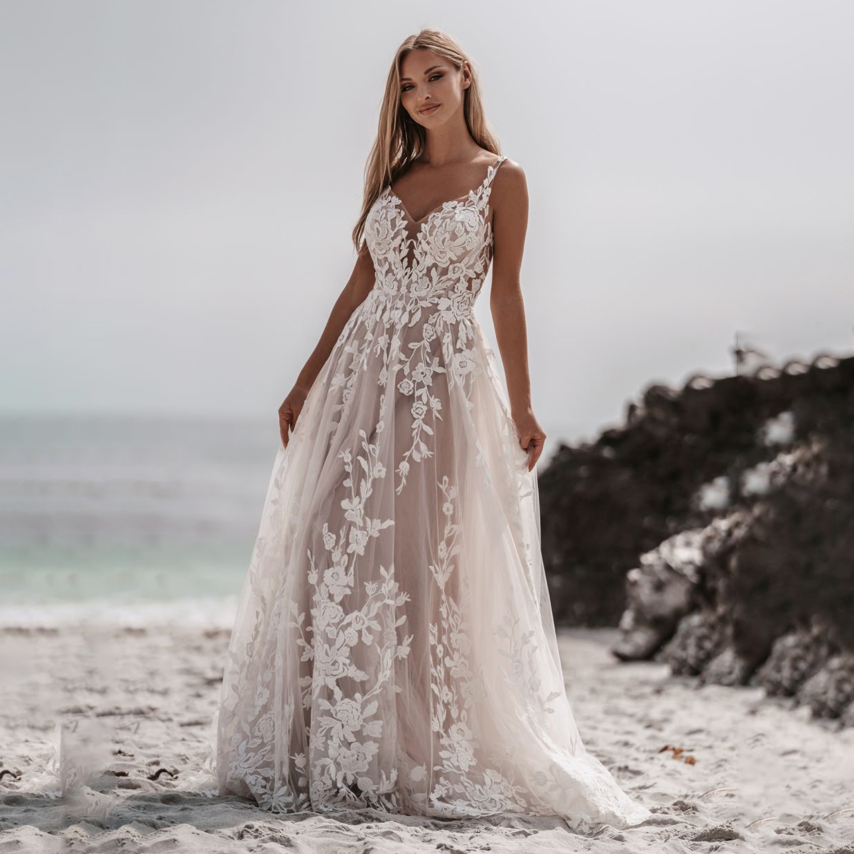 Boho beach lace sleeveless wedding dress