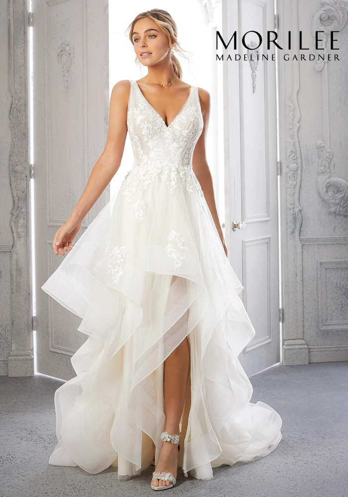 Sleeveless high-low-wedding dress