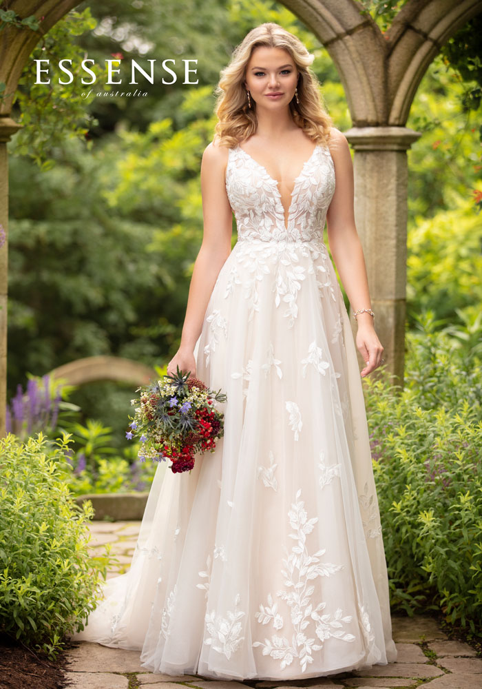 Classic sleeveless lace A-line wedding dress