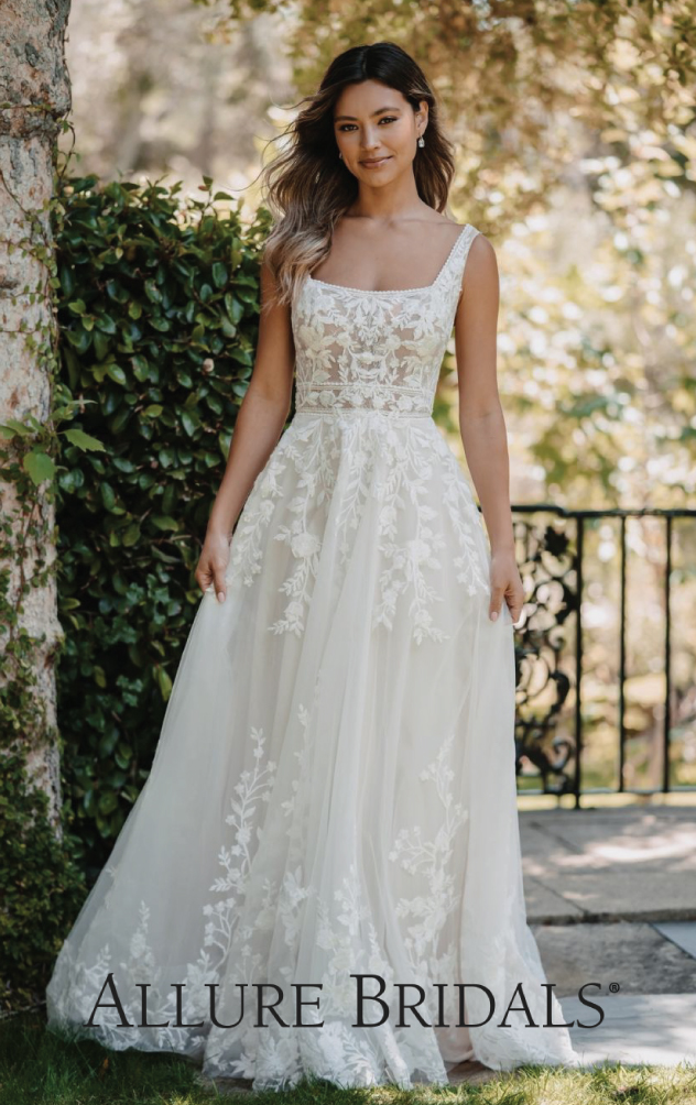Sleeveless lace A-line wedding dress with square neck