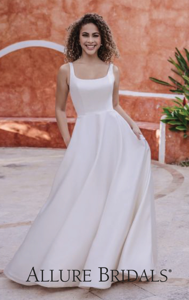 Simple sleeveless bridal gown with scoop neck