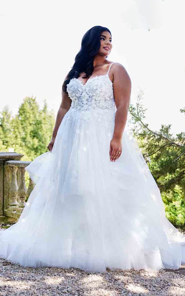 Plus-Size Sleeveless ballgown wedding dress