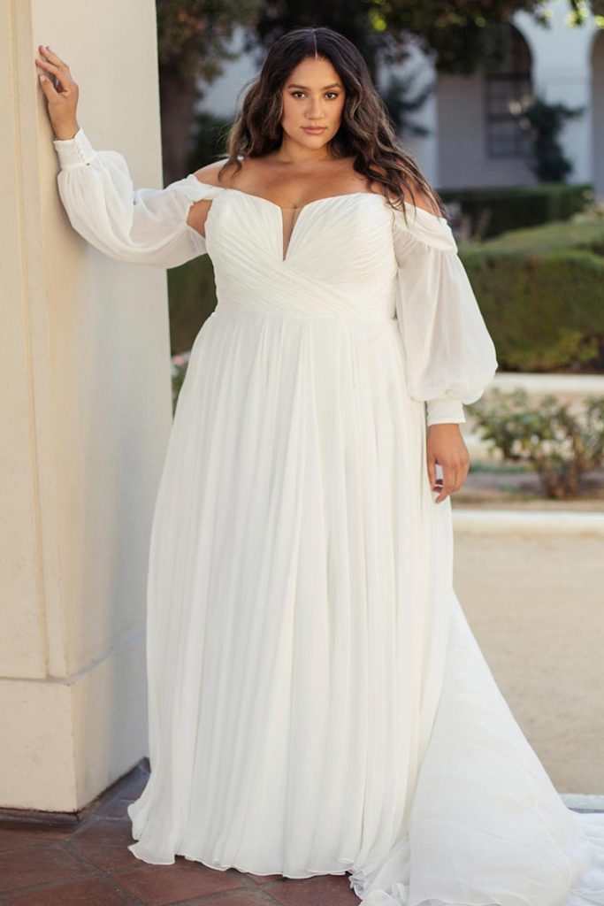 Long-sleeved plus-size bridal gown
