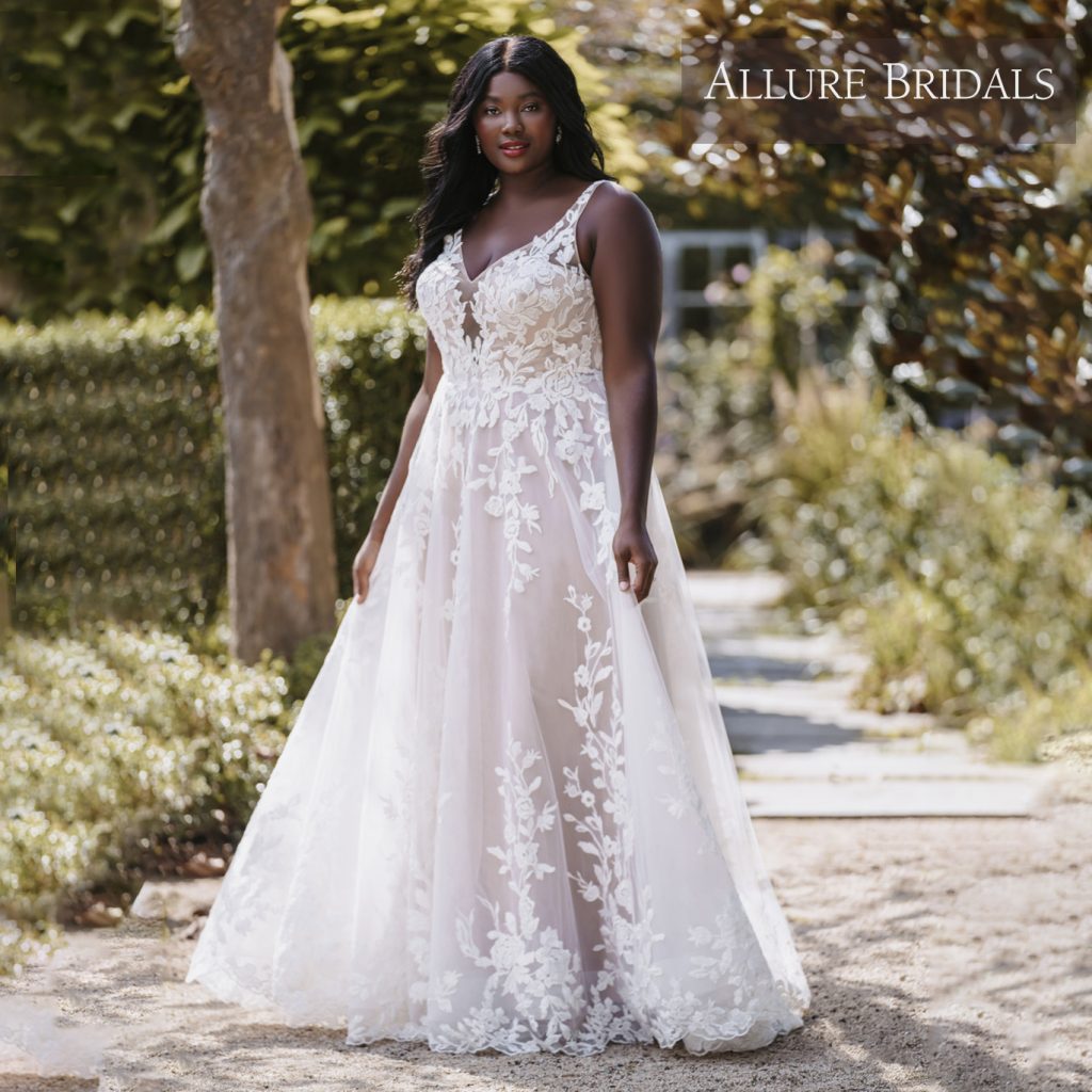 Sleeveless A-line-plus-size wedding dress