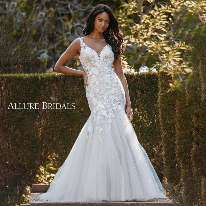 Sleeveless Lace Fit & Flare Wedding Dress