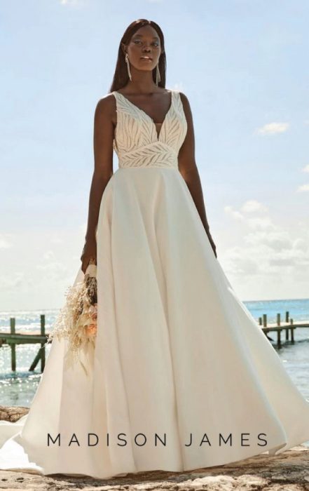 Simple classic A-line bridal-gown