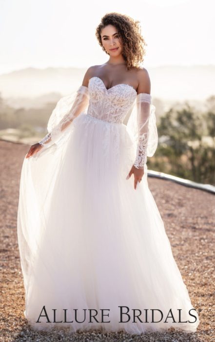 Ballgown wedding dress with detachable sleeves