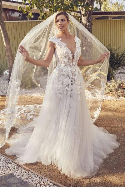 Sleeveless lace A-line boho wedding dress with veil