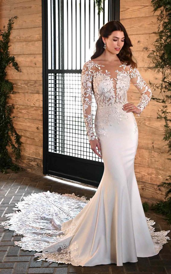 Long-sleeved fit-and-flare wedding dress