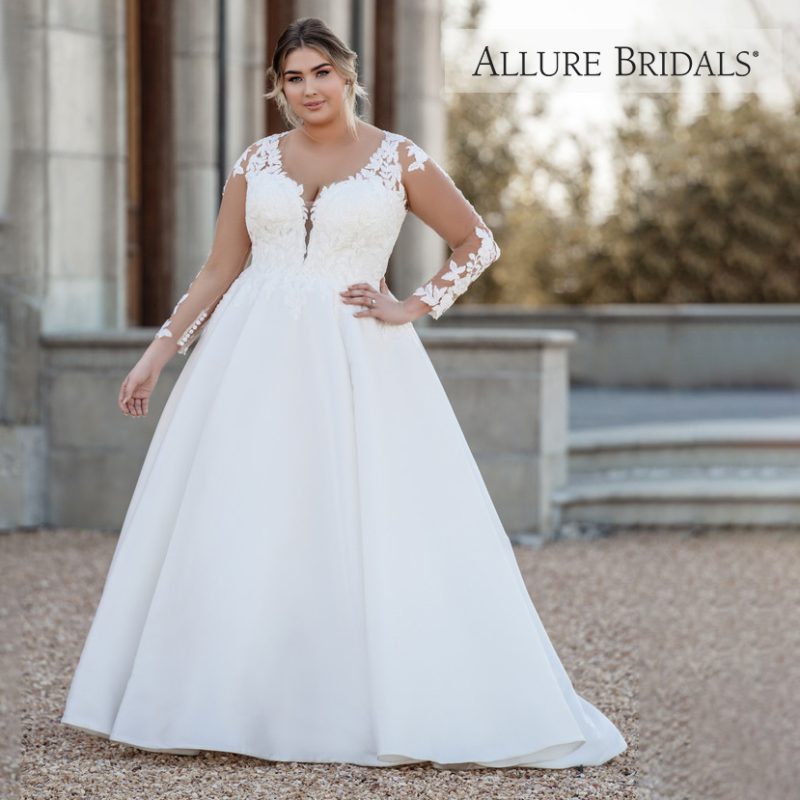Plus-size A-line wedding dress with long lace sleeves