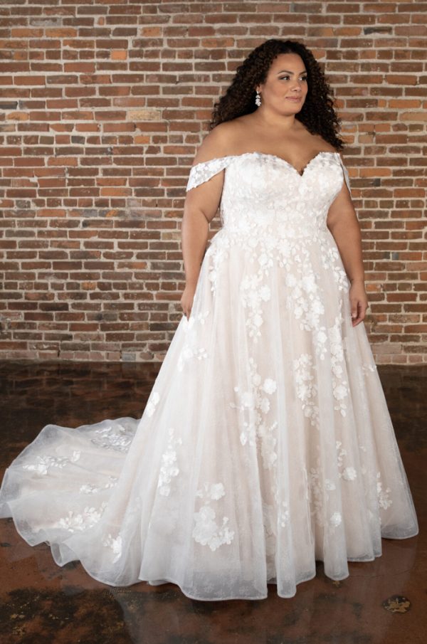 Plus-Size off-the-shoulder lace A-line wedding dress
