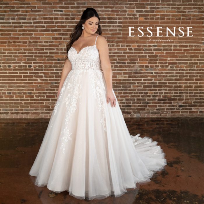 Sleeveless A-line plus-size wedding dress