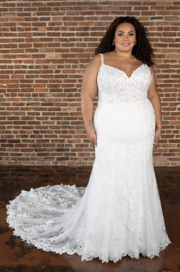wedding-dress-plus-size-sleeveless-lace-fit-flare-D3695