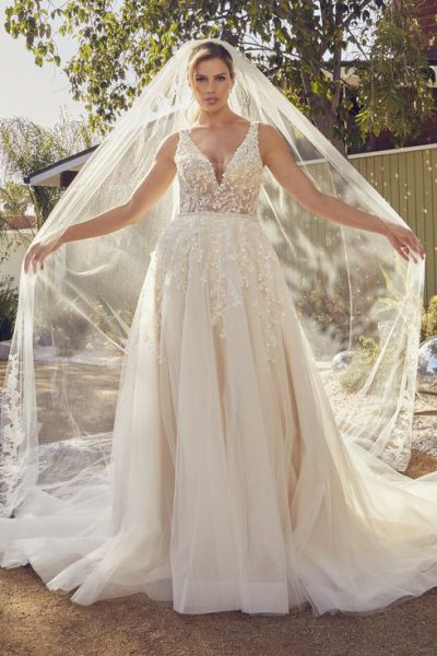 Sleeveless A-line wedding dress with veil