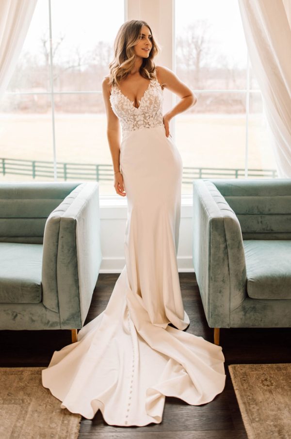 Sleeveless fit-and-flare wedding dress