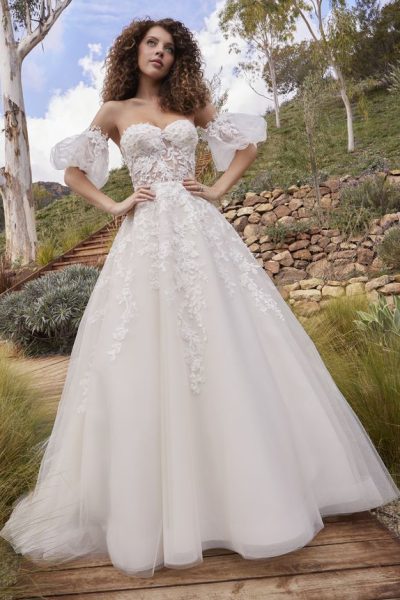 Strapless A-line off-the-shoulder wedding dress with puff sleeves