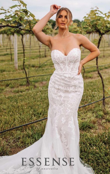 wedding-dress-strapless-lace-fit-flare-D3647-logo